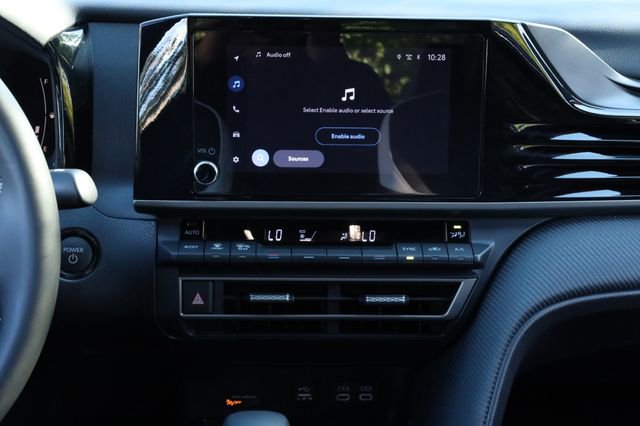 Used 2025 Toyota Camry SE image 13