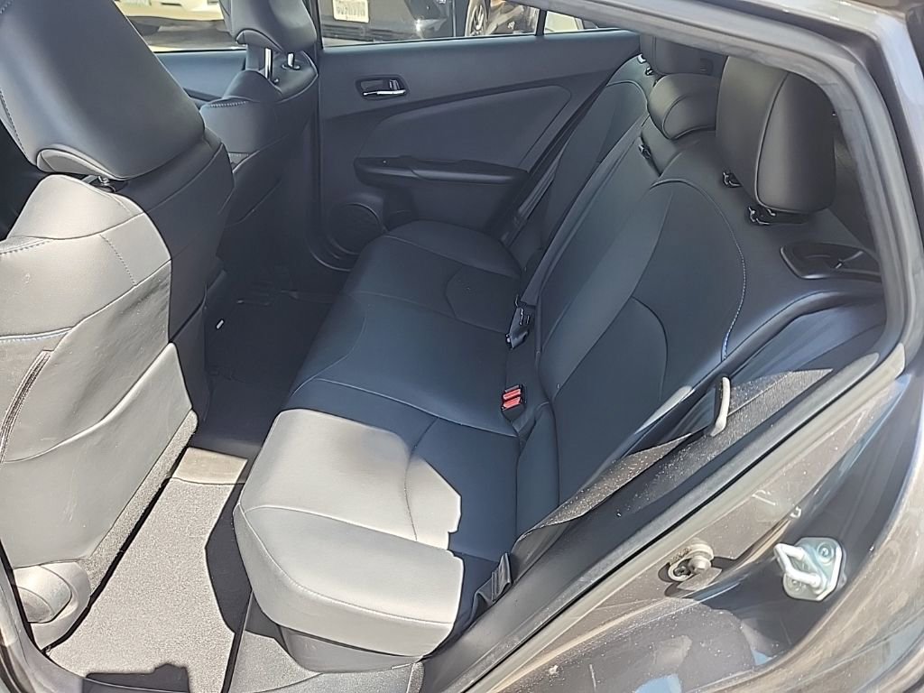 Used 2016 Toyota Prius Four image 11