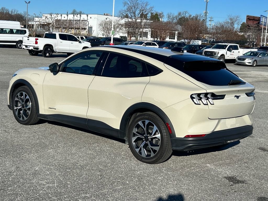 Used 2025 Ford Mustang Mach-E Select w/ Comfort Package Lite image 3