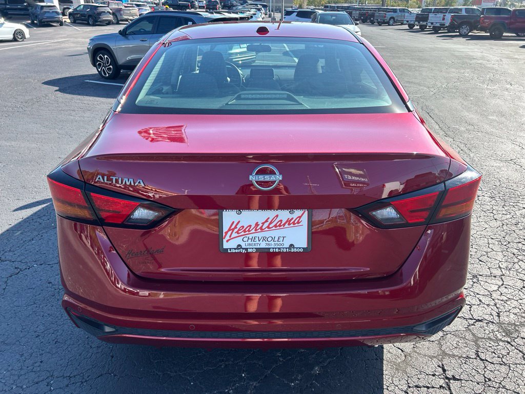 Used 2025 Nissan Altima 2.5 SV FWD image 6