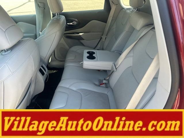 Used 2018 Jeep Compass Latitude w/ Popular Equipment Group AWD/4WD image 30