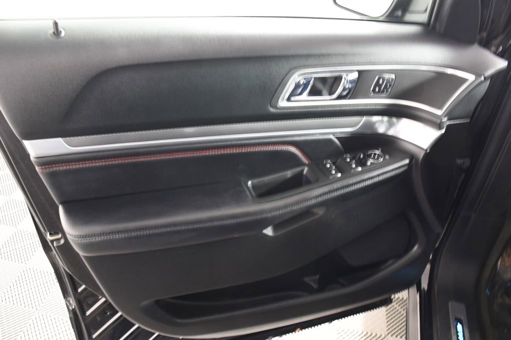 Used 2017 Ford Explorer Sport w/ Equipment Group 401A AWD/4WD image 14