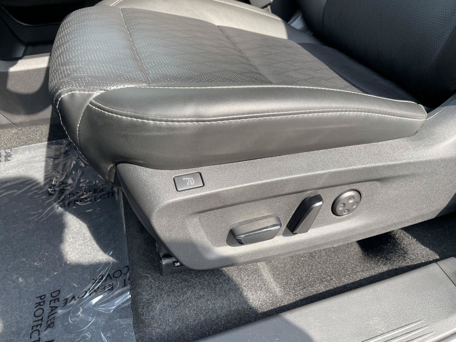 Used 2025 Nissan Murano Platinum w/ Cargo Package AWD/4WD image 18