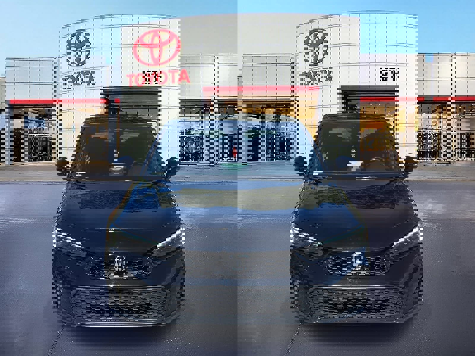 Used 2025 Honda Civic Sport image 2