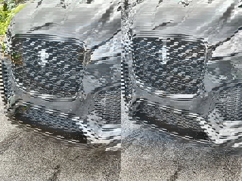 New 2026 Jaguar F-PACE R-Dynamic S image 9