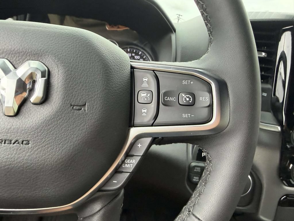Used 2025 RAM 1500 Big Horn AWD/4WD image 32