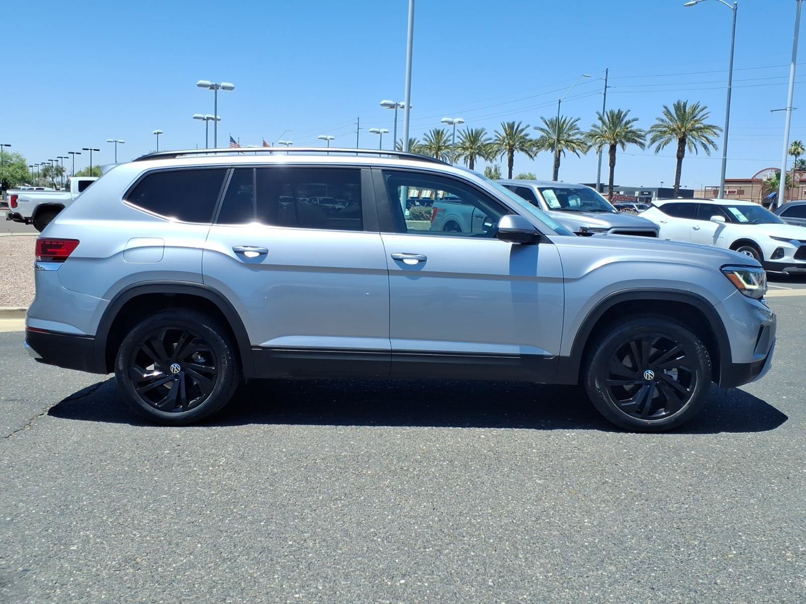 Certified 2023 Volkswagen Atlas SE w/ Panoramic Sunroof Package AWD/4WD image 8