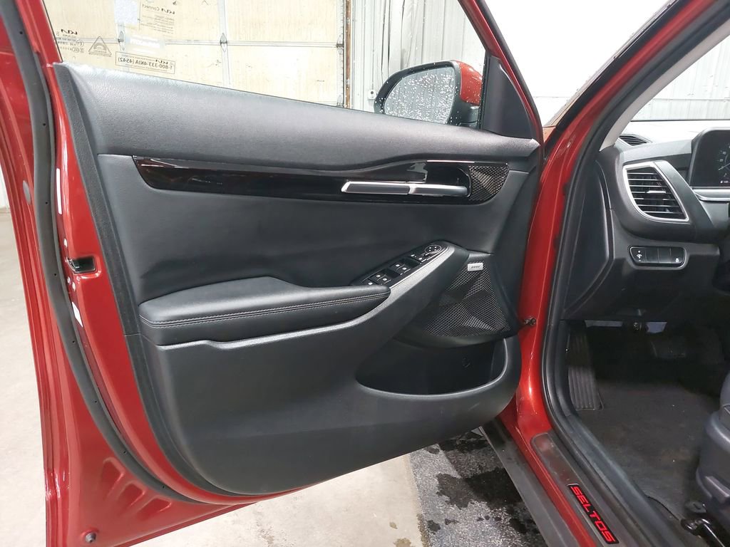 Used 2024 Kia Seltos SX image 27