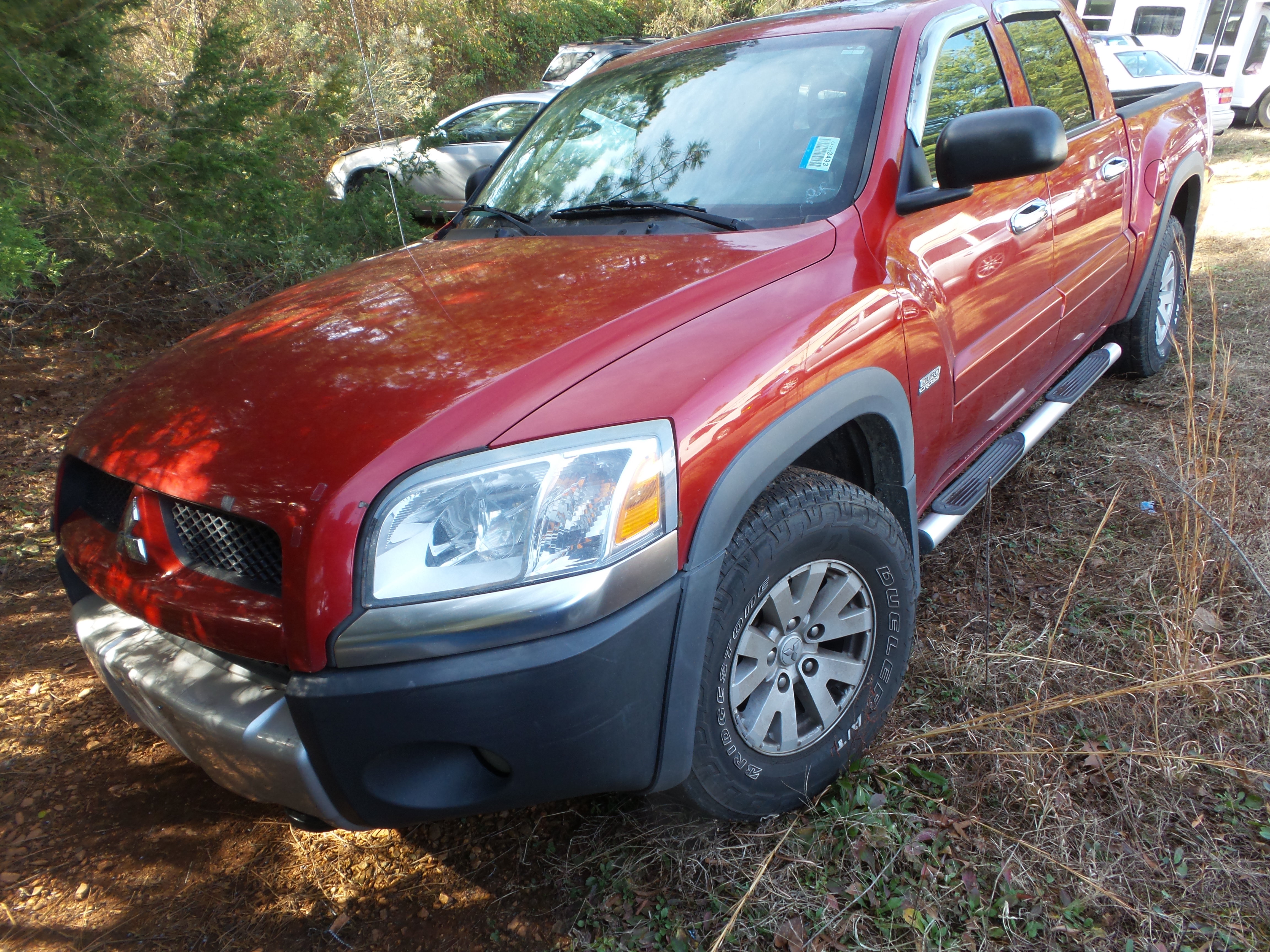 Used 2006 Mitsubishi Raider DuroCross RWD image 5