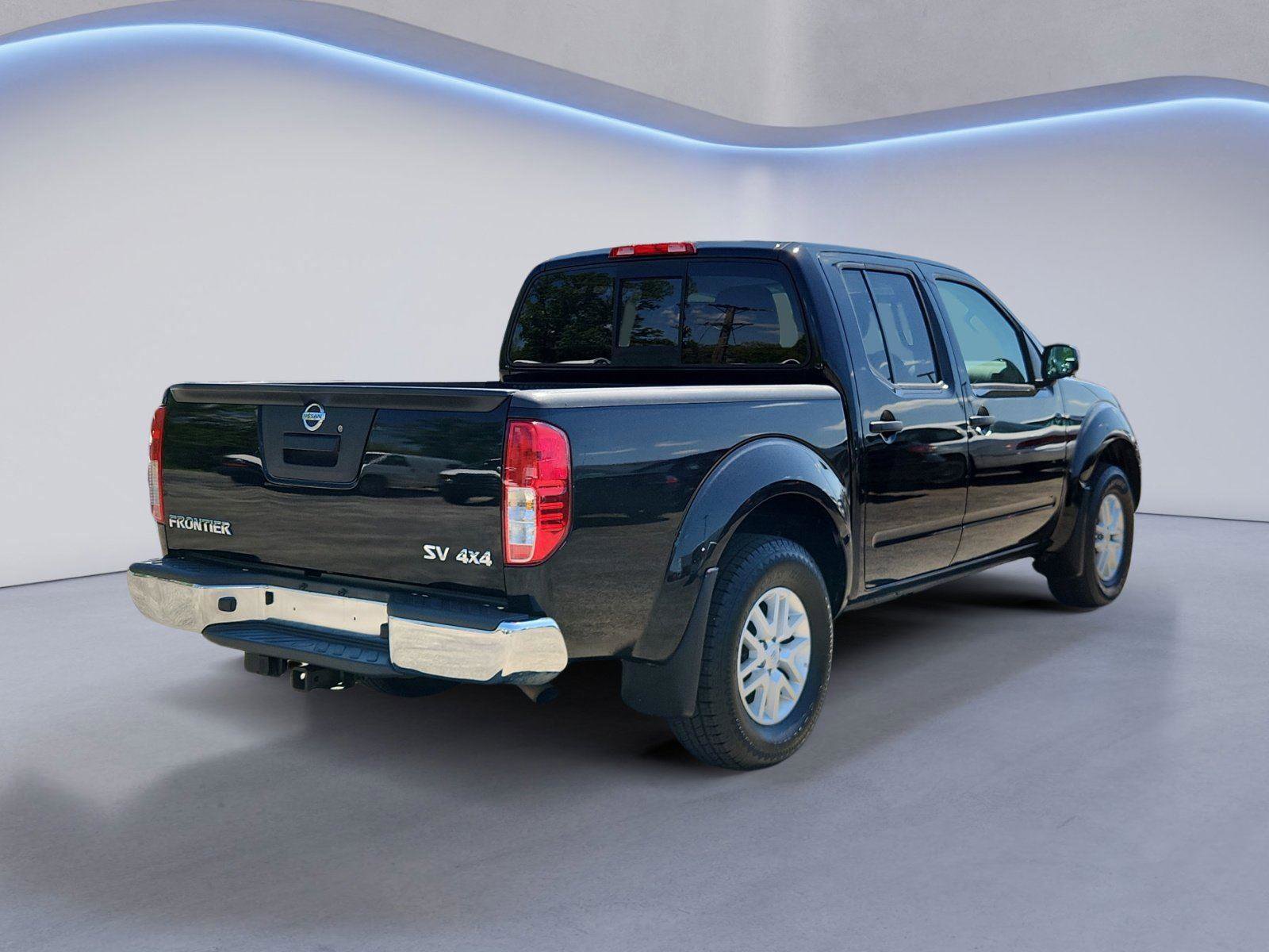 Used 2017 Nissan Frontier SV AWD/4WD image 3