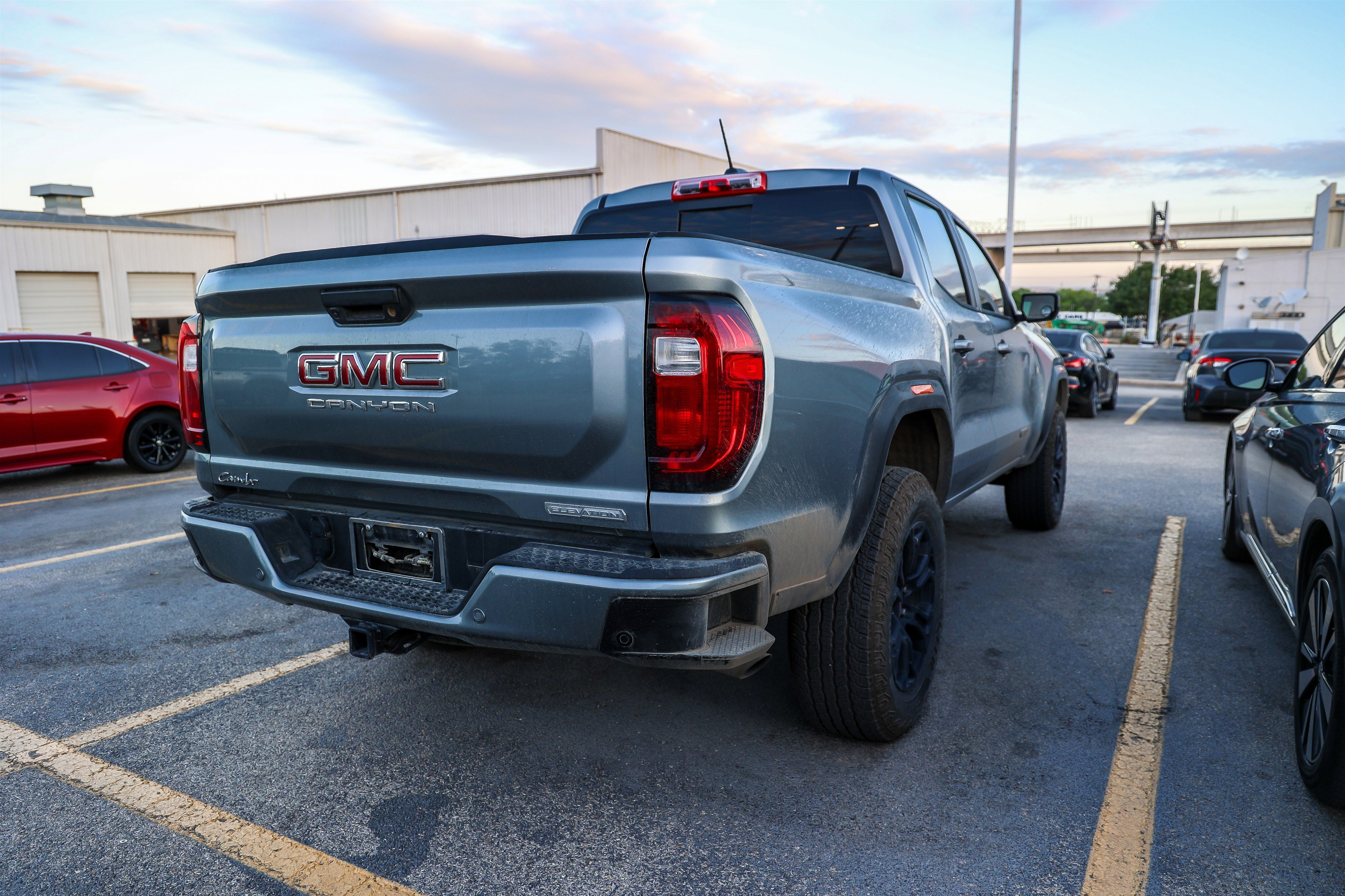 Used 2025 GMC Canyon Elevation w/ Convenience Package image 8