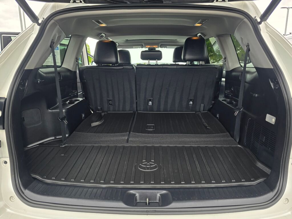 Used 2017 Toyota Highlander XLE AWD/4WD image 10