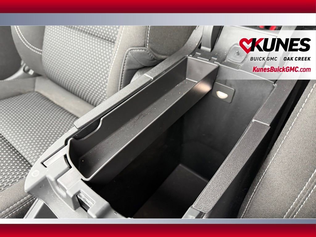 Used 2024 GMC Terrain SLE image 25