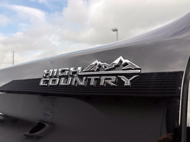 Used 2024 Chevrolet Silverado 2500 High Country w/ Technology Package AWD/4WD image 14