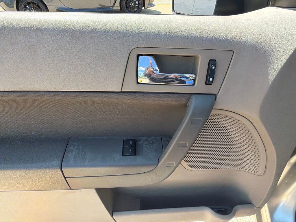 Used 2009 Ford Focus SES FWD image 10