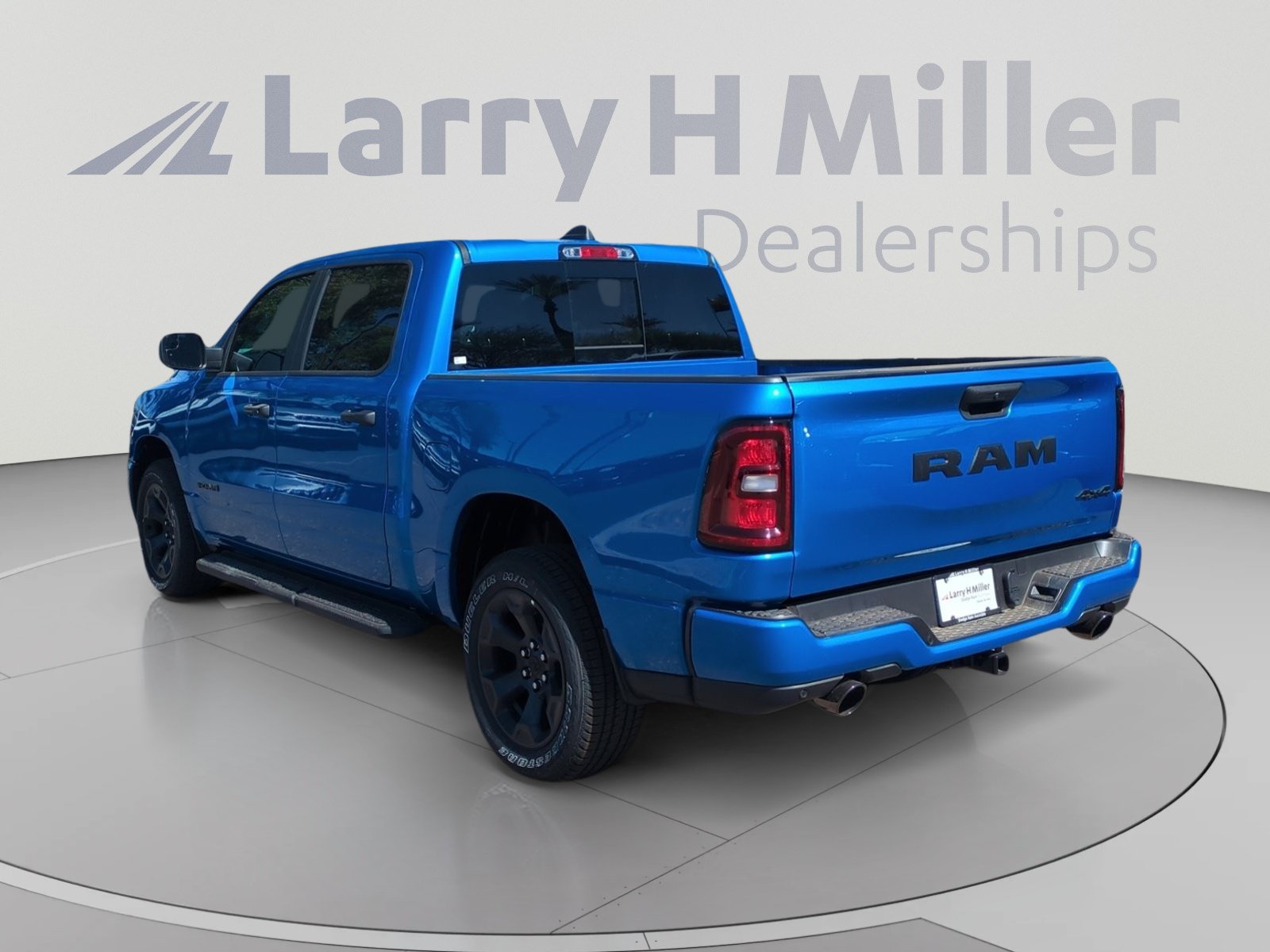 New 2026 RAM 1500 Express AWD/4WD image 3