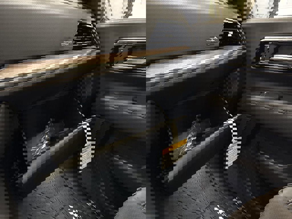 New 2026 Chevrolet Suburban High Country image 16