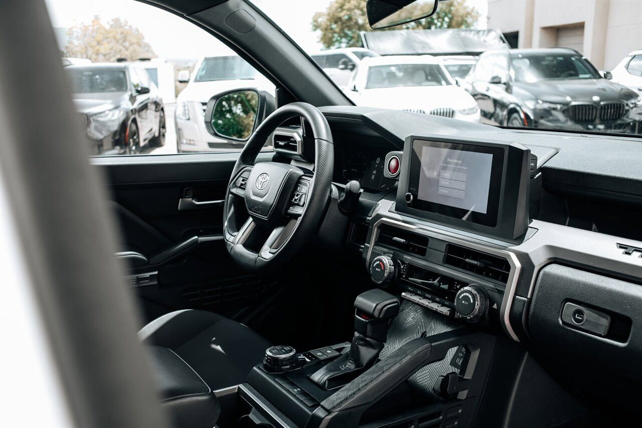 Used 2024 Toyota Tacoma TRD Off-Road AWD/4WD image 43