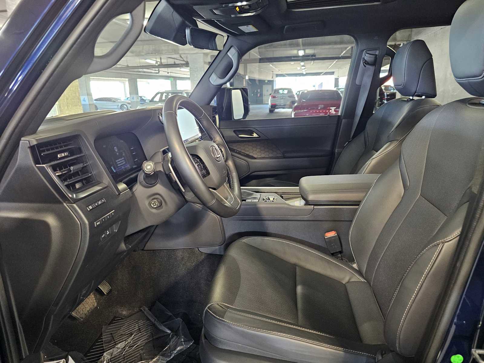 Used 2024 Lexus GX 550 w/ Accessory Package (Z1) image 31