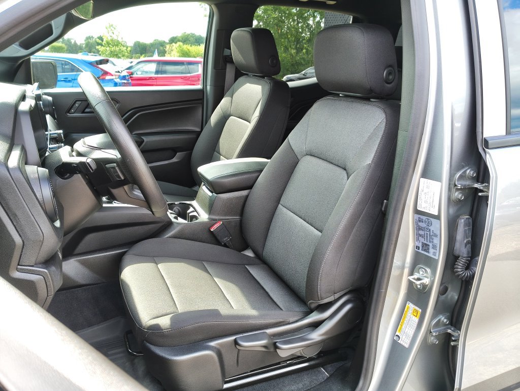 Used 2025 Chevrolet Colorado Trail Boss AWD/4WD image 2