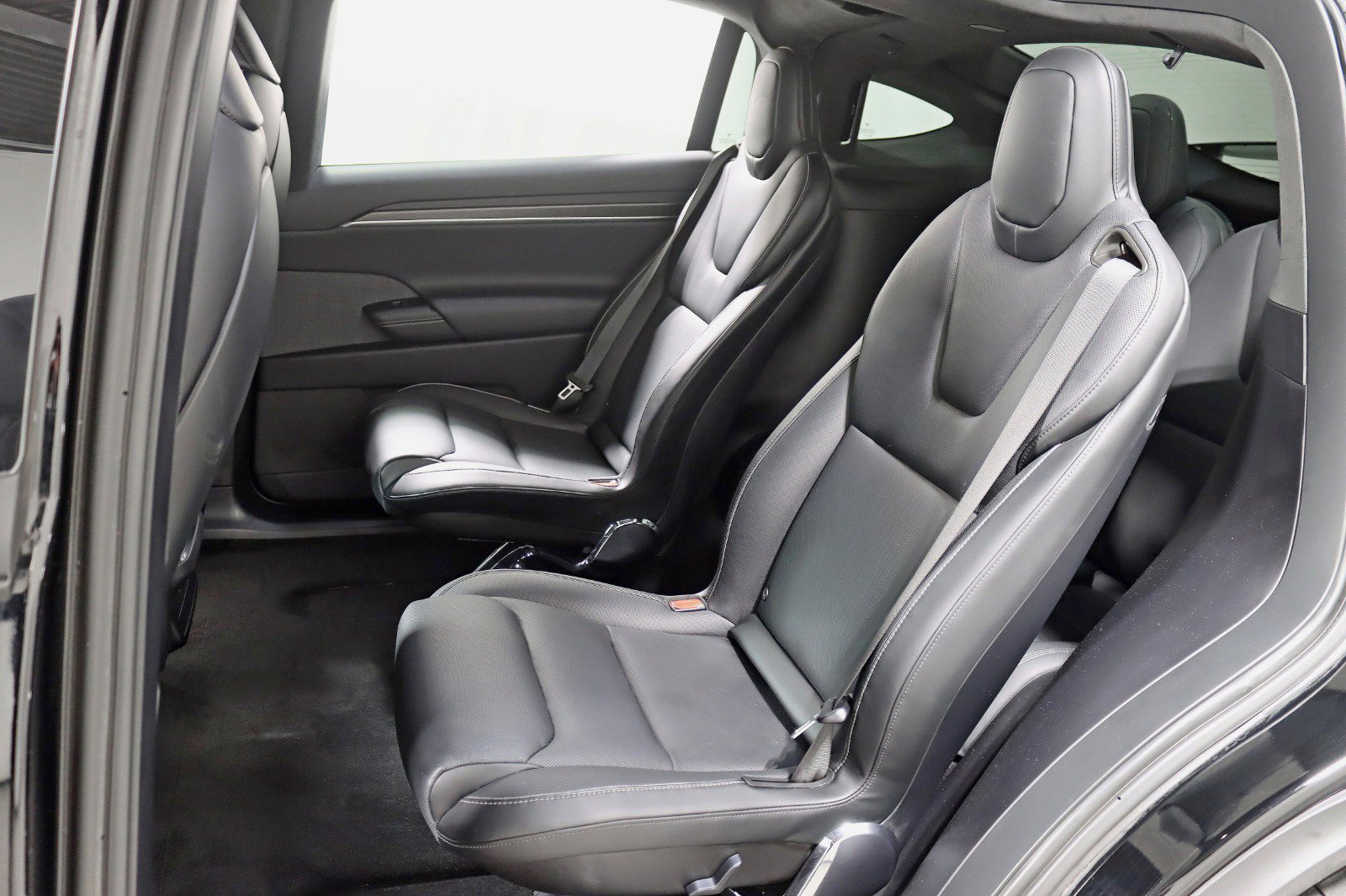 Used 2022 Tesla Model X Plaid image 32