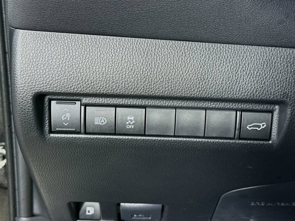 Certified 2024 Toyota Venza Nightshade AWD/4WD image 18