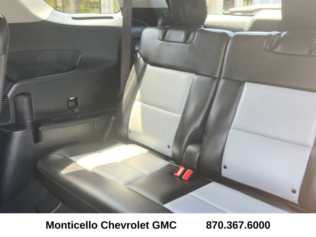 Used 2022 Ford Explorer XLT w/ Equipment Group 202A image 27