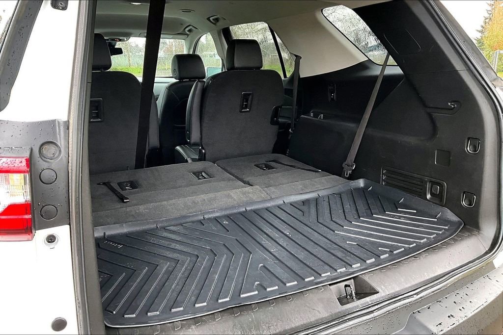 Used 2021 Chevrolet Traverse LT w/ LT Premium Package image 37