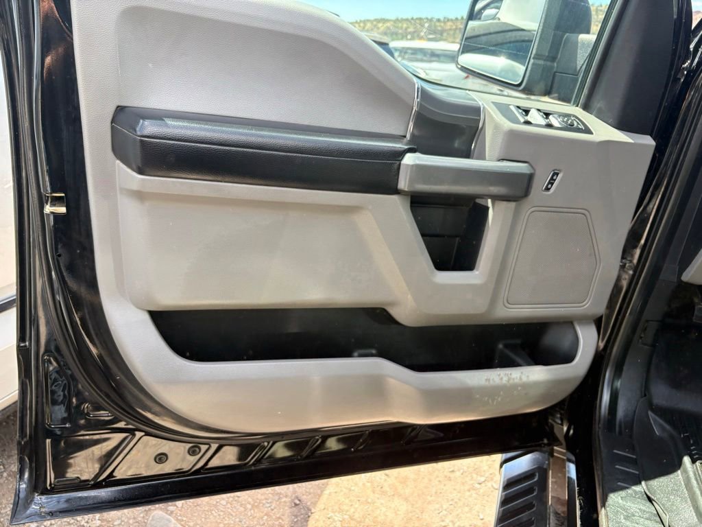 Used 2016 Ford F150 XLT w/ Equipment Group 302A Luxury AWD/4WD image 13