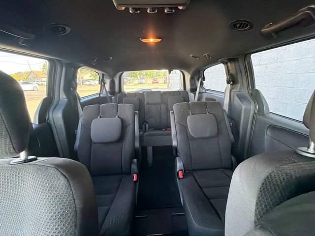 Used 2017 Dodge Grand Caravan SE FWD image 40