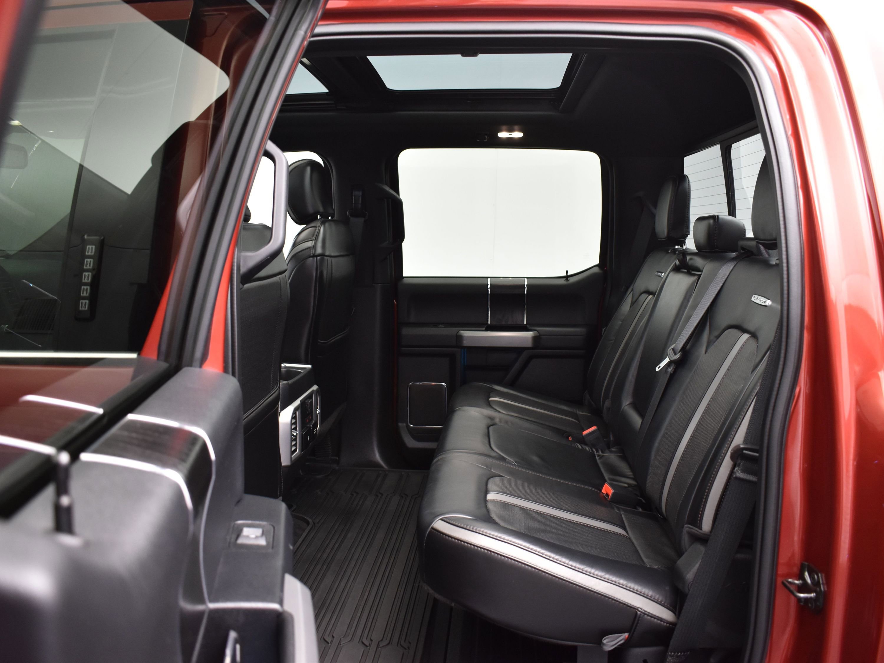 Used 2019 Ford F250 Platinum w/ Platinum Ultimate Package image 10