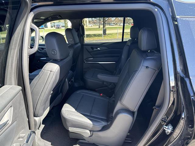 Used 2025 Chevrolet Traverse LT w/ Driver Confidence Package image 25