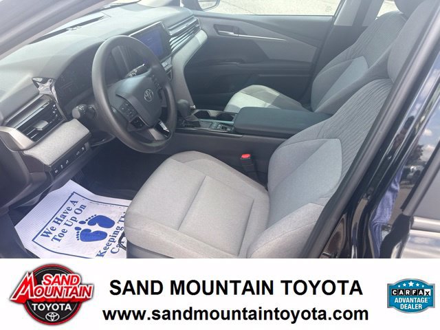 Used 2025 Toyota Camry LE FWD image 11