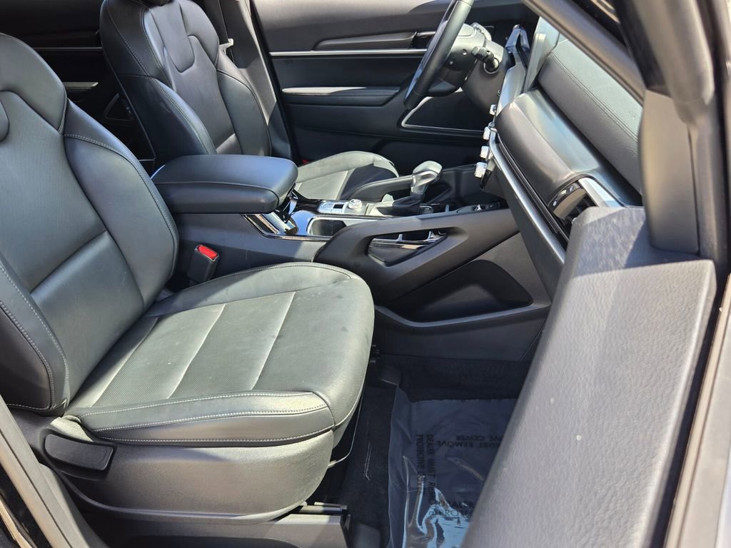 Used 2025 Kia Telluride S FWD image 17