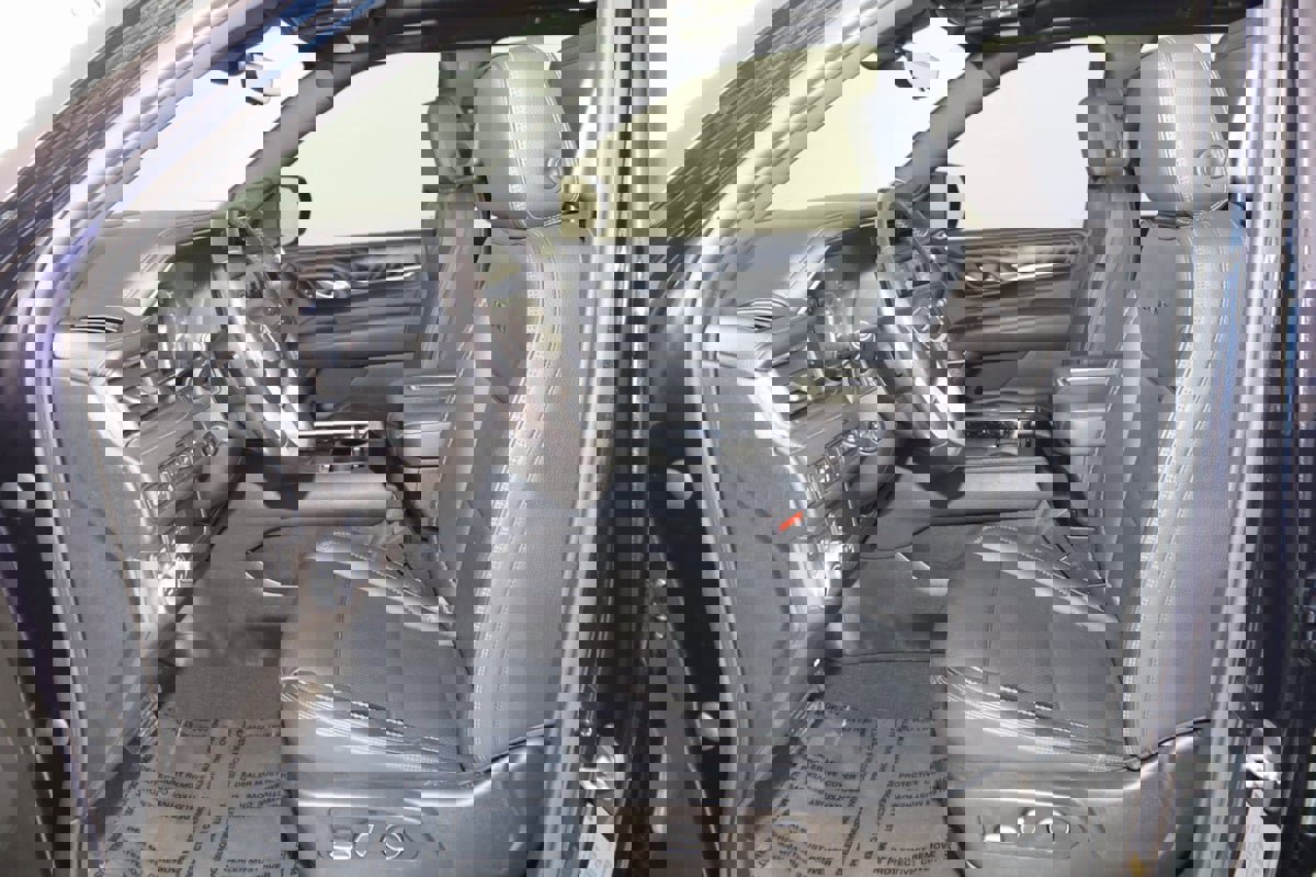 Used 2021 GMC Yukon Denali w/ Denali Premium Package image 12