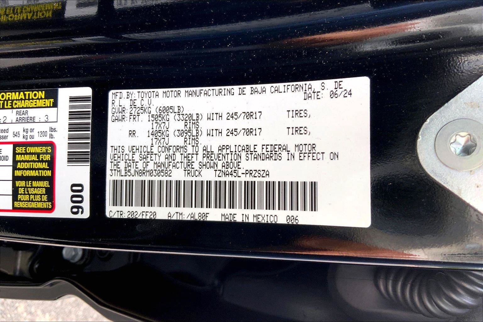 Used 2024 Toyota Tacoma SR5 AWD/4WD image 30