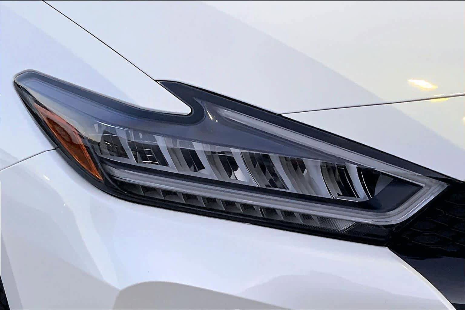Used 2023 Nissan Maxima Platinum w/ Sport Mat Group FWD image 26