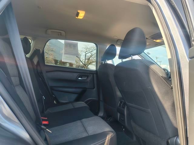Used 2024 Nissan Rogue SV image 25