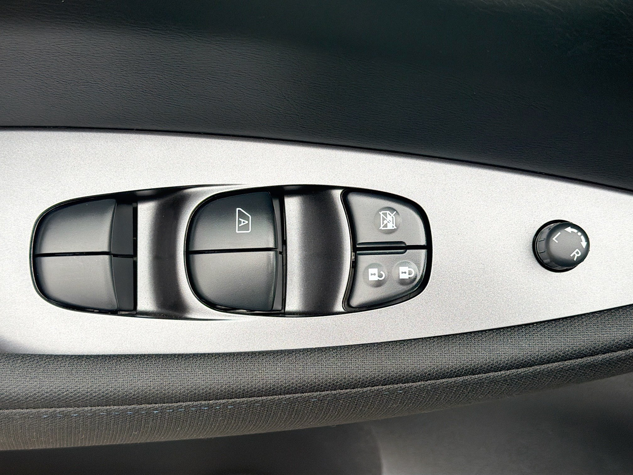 Used 2024 Nissan Leaf S FWD image 15