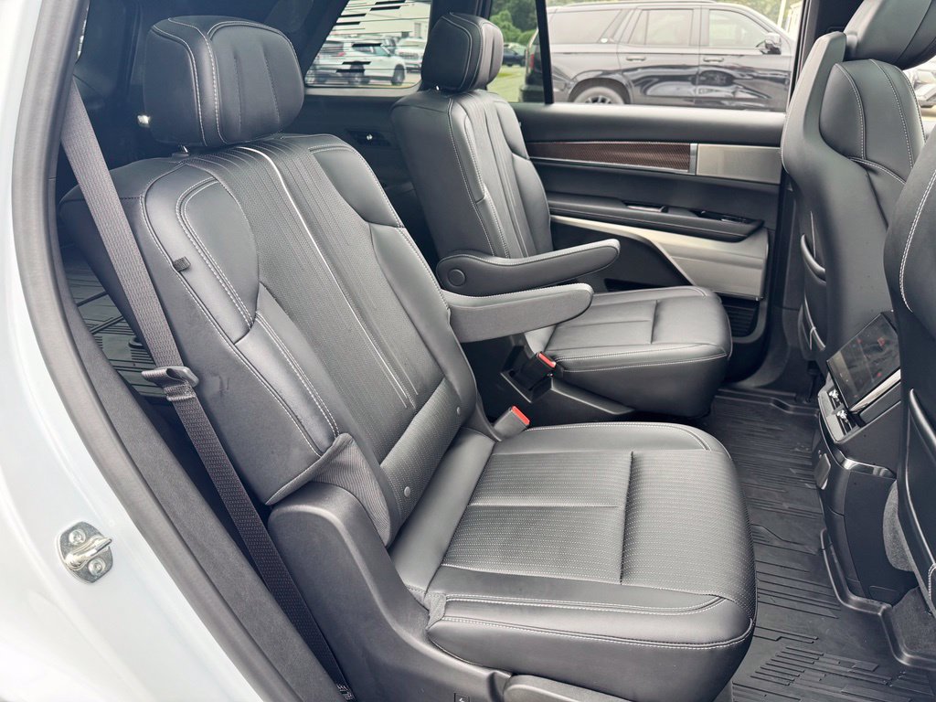 Used 2026 Cadillac Vistiq Sport w/ LPO, Floor Liner Package AWD/4WD image 11