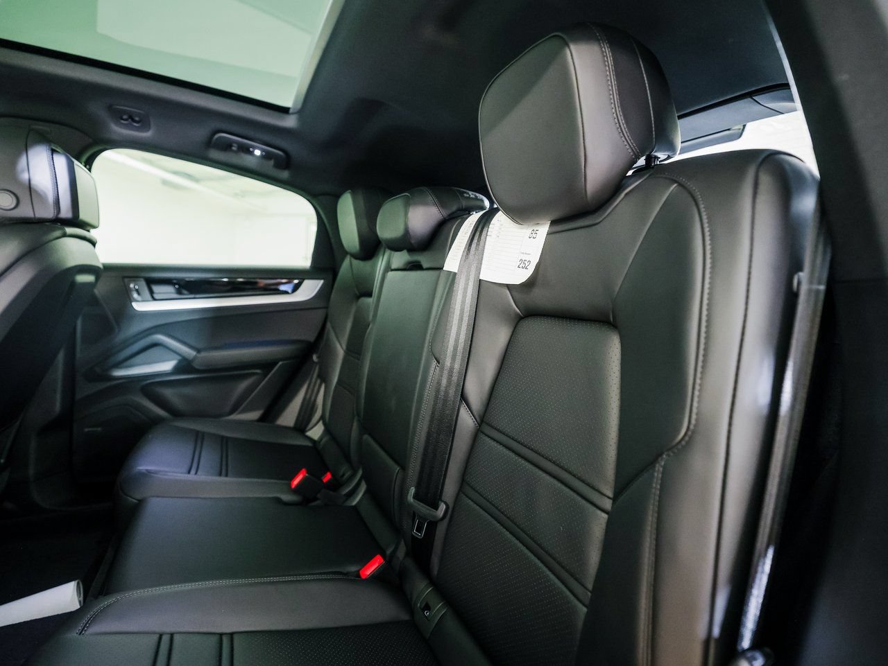 New 2026 Porsche Cayenne Coupe AWD/4WD image 23