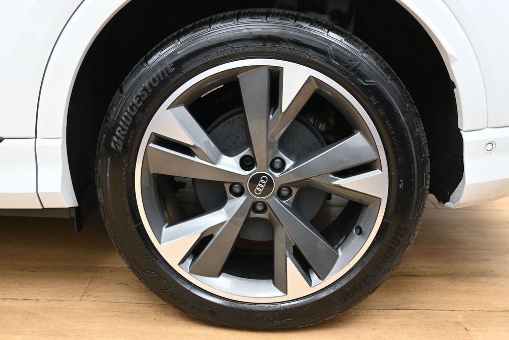Used 2023 Audi Q4 e-tron Prestige AWD/4WD image 11