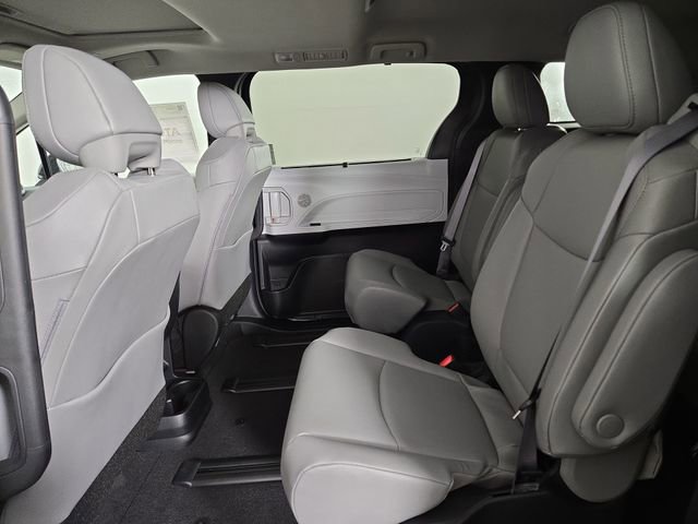 New 2025 Toyota Sienna XLE image 14