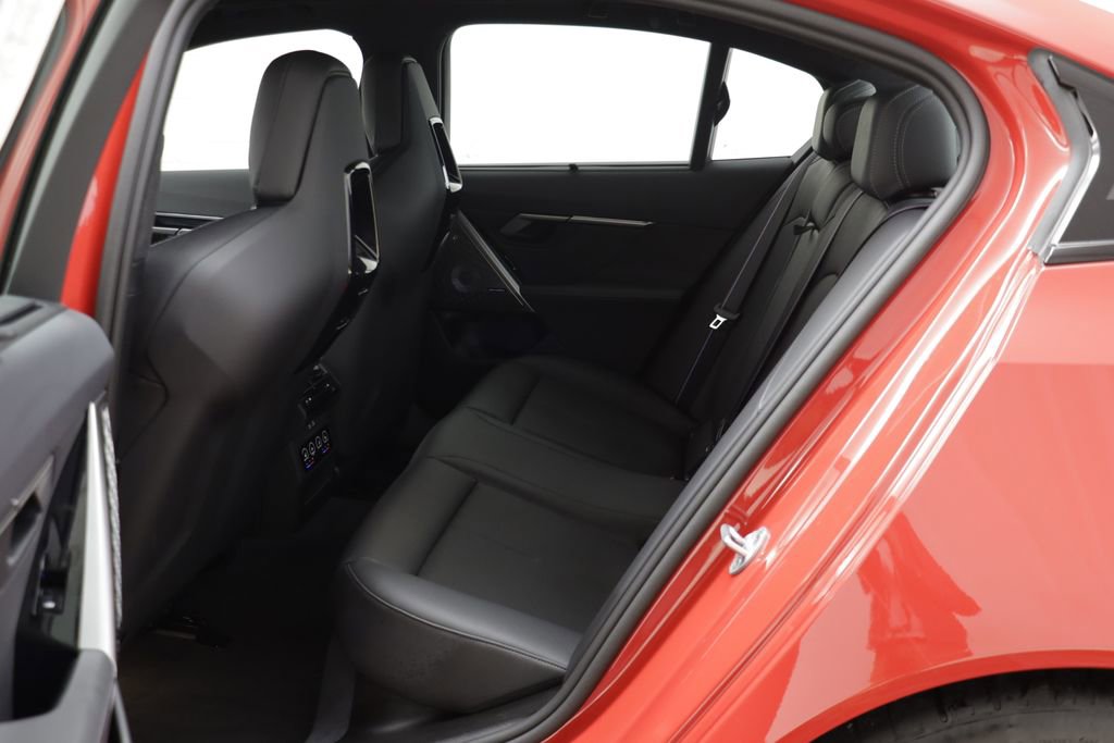 Used 2026 BMW M5 w/ Carbon Package image 15