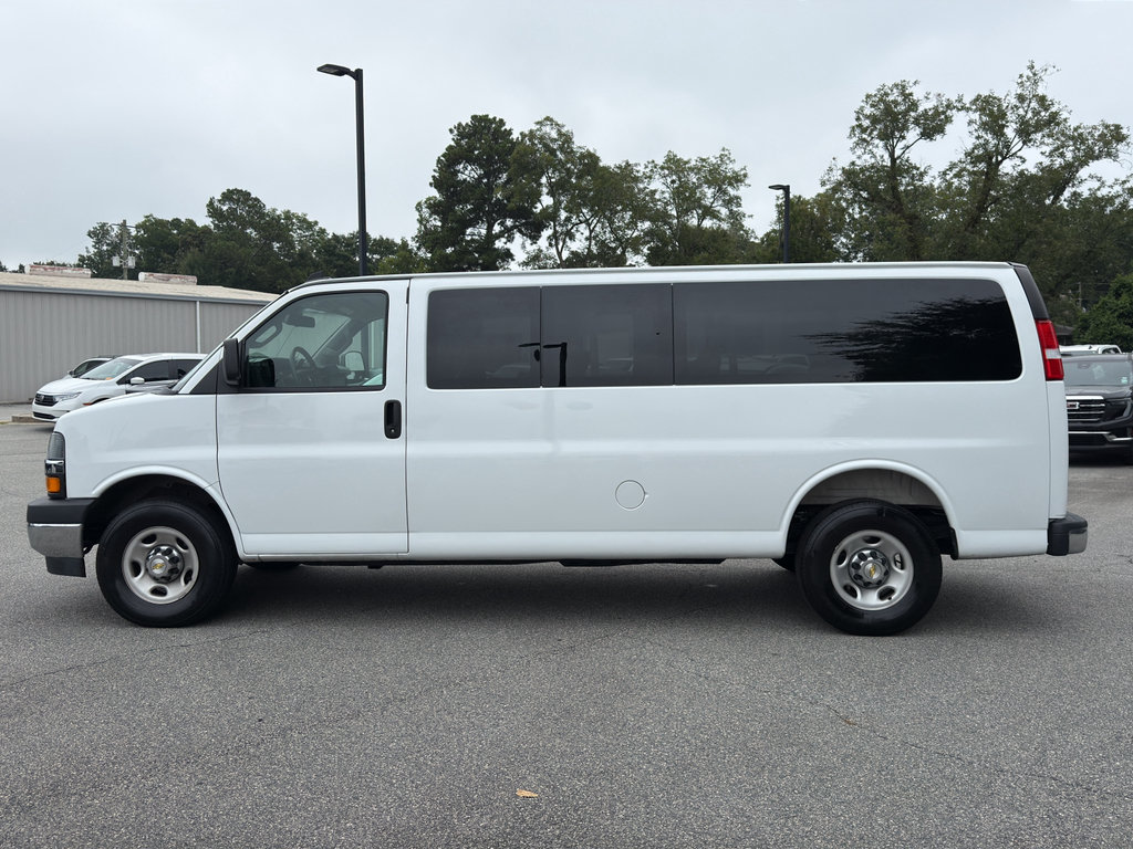 Used 2025 Chevrolet Express 3500 LT w/ LT Preferred Equipment Group RWD image 5