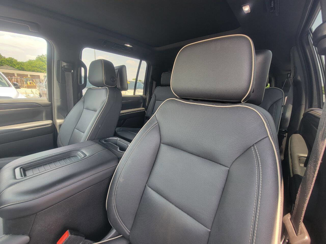 Used 2022 GMC Yukon XL SLT image 9