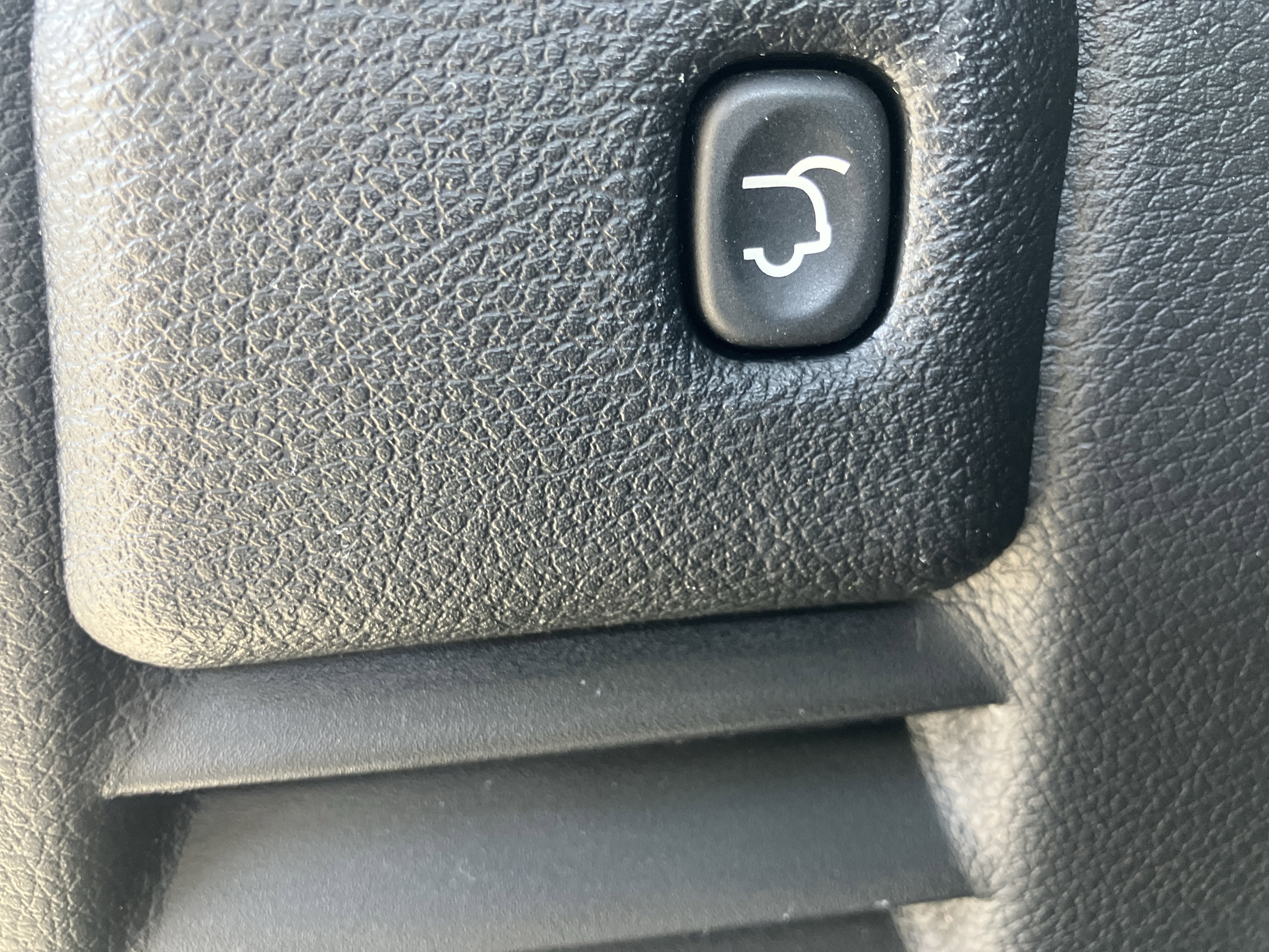 Used 2017 Jeep Grand Cherokee Altitude image 14