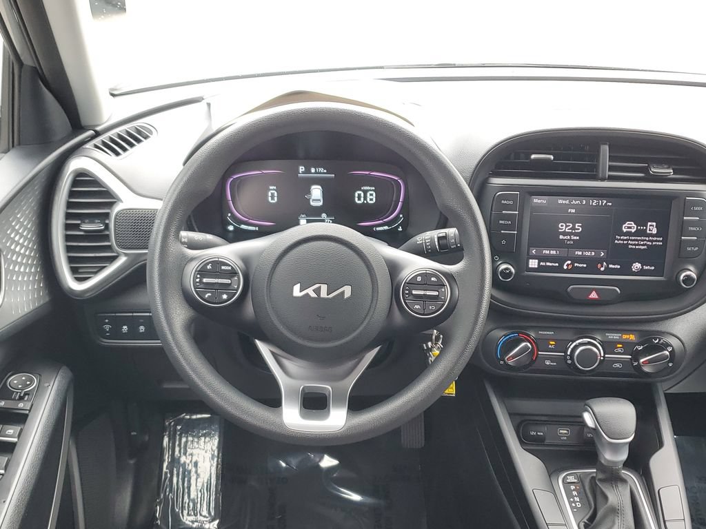 Used 2023 Kia Soul LX w/ LX Technology Package FWD image 18