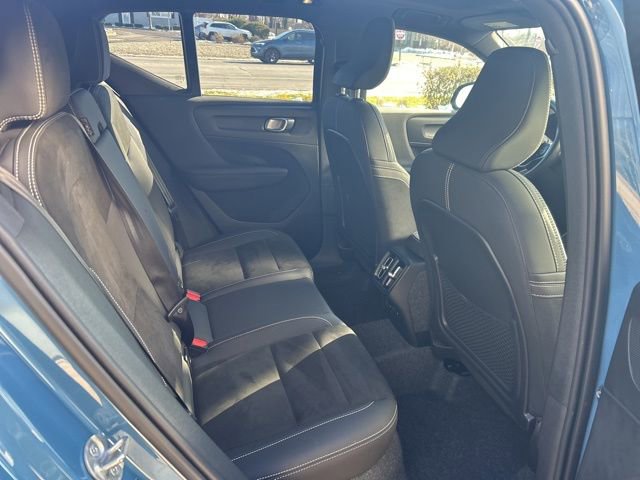 Certified 2025 Volvo XC40 B5 Plus image 13