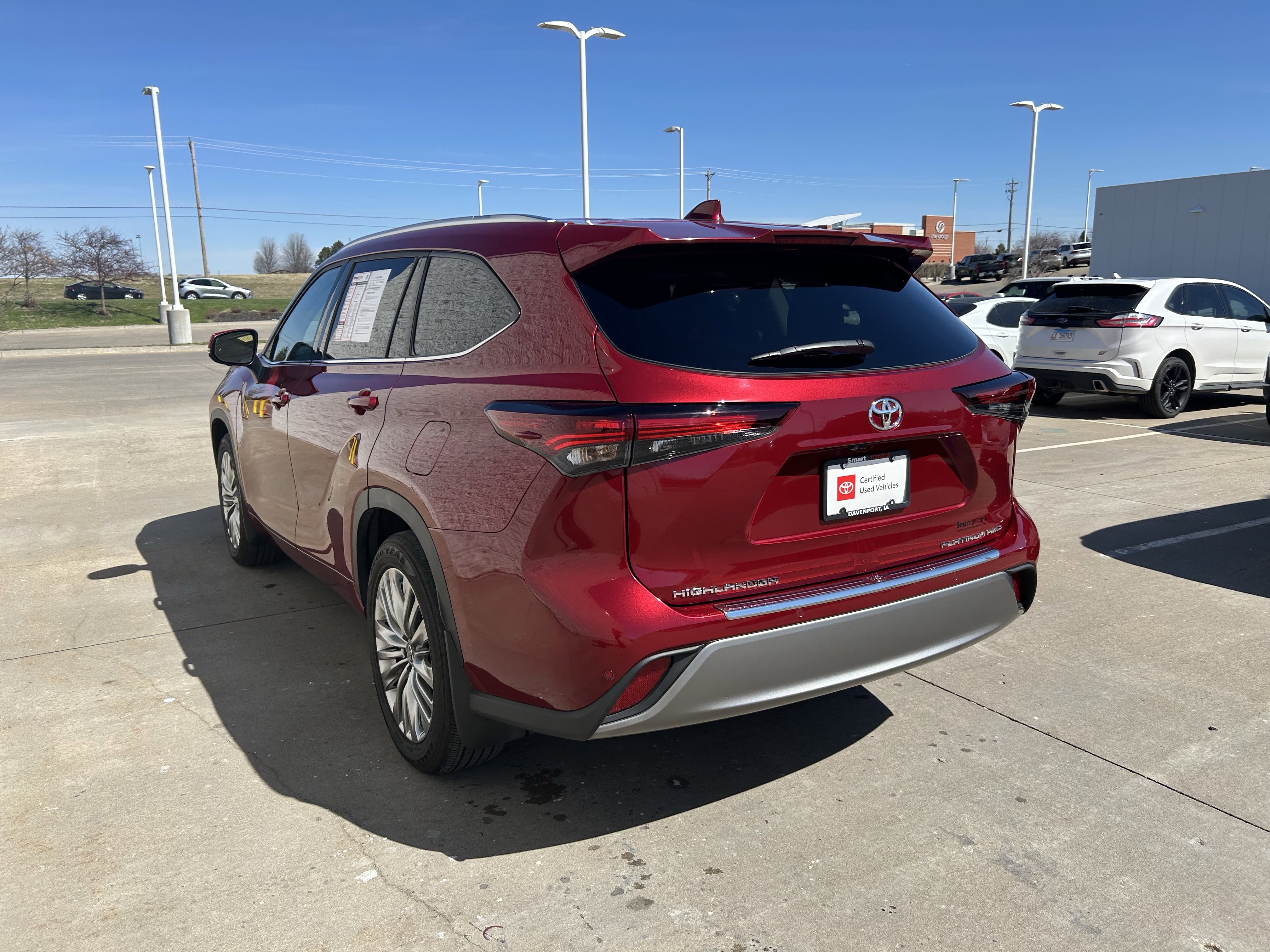 Used 2024 Toyota Highlander Platinum image 7